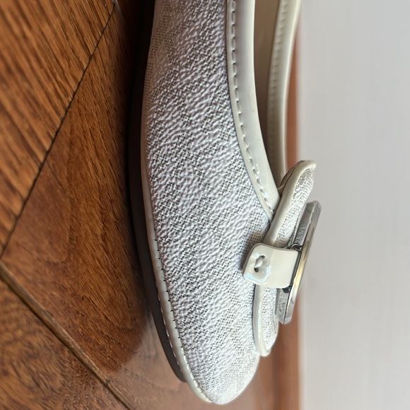 Michael Kors Lillie Moccasins Flats White/Silver - Picture 10 of 14